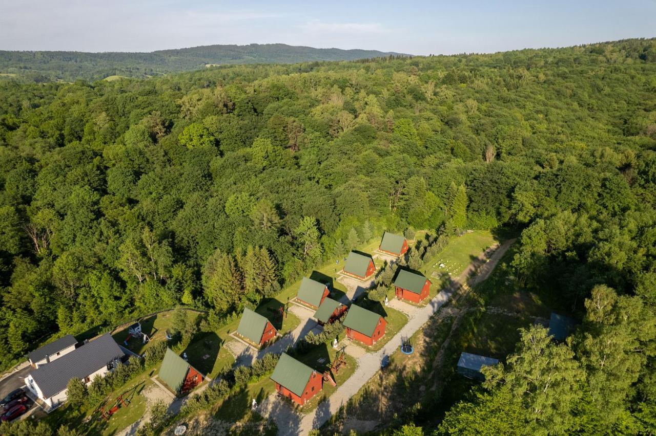Uweronci Hotel Ustrzyki Dolne Exterior foto